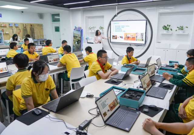 教师们焕宣布如此的热情和创造力的氛围